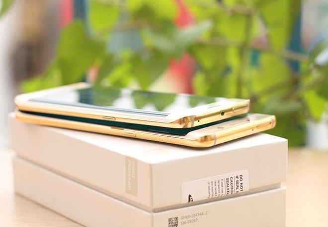 25 triệu đồng là giá trị của S6 Edge bản mạ vàng. Tuy nhiên, người dùng chỉ phải bỏ ra 8 triệu đồng nếu đã có sẵn máy và muốn mạ vàng 24k.