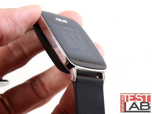 Về mặt kỹ thuật, Asus VivoWatch trang bị màn hình cảm ứng hỗ trợ độ phân giải 128x128 pixel và có mức tiêu hao năng lượng thấp.