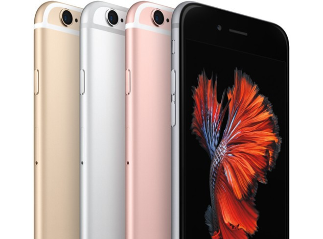 2. Thêm phiên bản vỏ vàng hồng: Quyết định bổ sung màu vàng gold đã mang lại thành công lớn cho iPhone 5S, đặc biệt ở thị trường châu Á. Lần ra mắt iPhone mới này, Apple giới thiệu thêm vỏ vàng hồng (rose gold). Như vậy, iPhone 6S và 6S Plus có 4 phiên bản màu: Xám, bạc, vàng và vàng hồng. Ngoài ra, Apple chỉ giữ tuỳ chọn vỏ màu bạc và xám cho các thế hệ iPhone trước đó (6, 6 Plus và 5S).