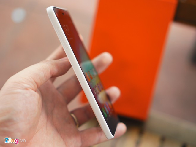 Bản Mi 4C bán ra tại Việt Nam là bản RAM 2 GB, dung lượng 16 GB. Sắp tới, bản RAM 3 GB và dung lượng 32 GB sẽ sớm lên kệ.