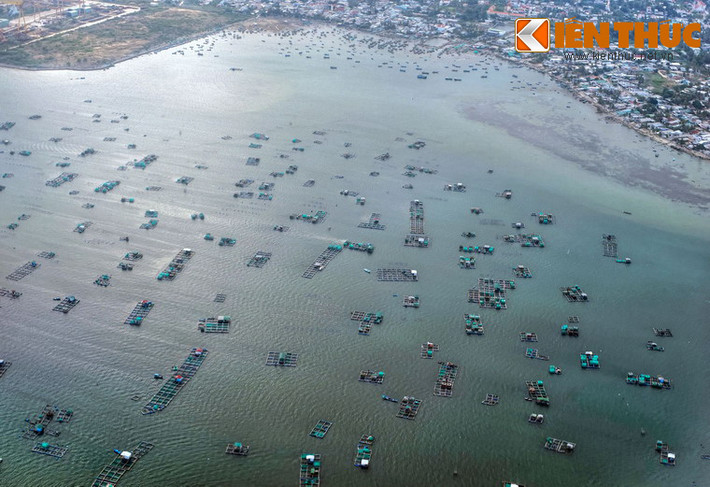 Các chuyên gia đánh giá, với tiềm năng của mình, vịnh Cam Ranh là nơi lý tưởng cho việc xây dựng một khu du lịch biển tầm cỡ thế giới trong tương lai.
