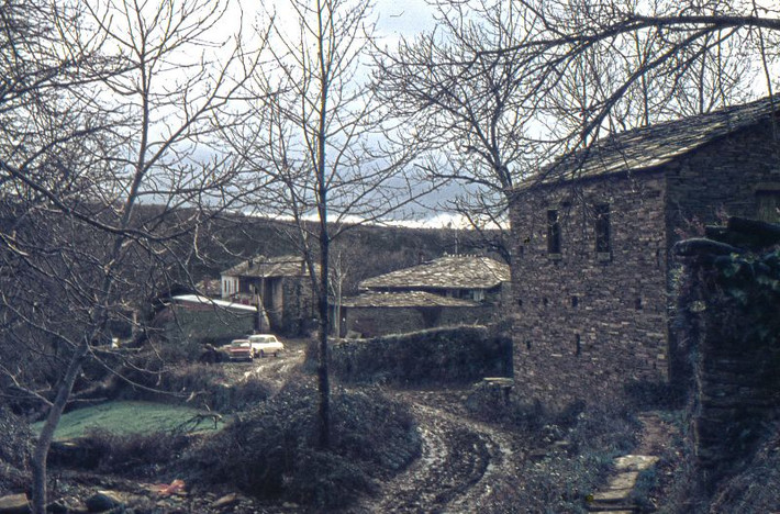 Lagbf Santalla de Bardaos, Galicia, Tây Ban Nha, tháng 1/1977. Ảnh: Raúl Alejandro Rodríguez Flickr.