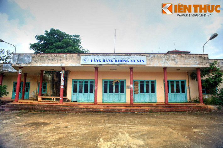 Nằm ở huyện Mai Sơn, tỉnh Sơn La, sân bay Nà Sản là một di tích lịch sử quan trọng cùa thời kỳ kháng chiến chống Pháp trong lịch sử Việt Nam.
