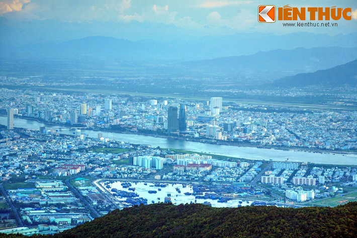 Ngày nay, sân bay này đã bị bỏ hoang và trở thành một điểm tham quan lý thú của du khách. Từ sân bay có thể quan sát toàn cảnh TP Đà Nẵng trong khung cảnh thiên nhiên hùng vĩ của mảnh đất miền Trung.