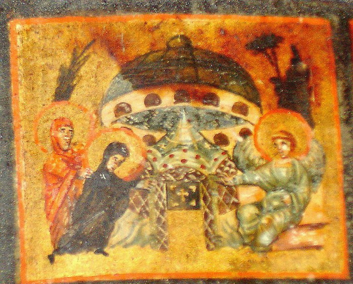 Bức họa có từ năm 700 ở Vatican vẽ cảnh Đức mẹ Maria bên ngôi mộ hình đĩa, lơ lửng trên bầu trời của chúa Giêsu.