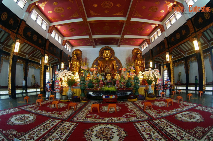 8. Là điểm tu học lý tưởng cho giới trẻ. Chùa Vĩnh Nghiêm là nơi thường xuyên tổ chức các khóa tu, giảng pháp, lễ hội văn hóa Phật giáo. Khóa tu mùa hè của chùa thu hút đông đảo thanh thiếu niên Phật tử tham gia.