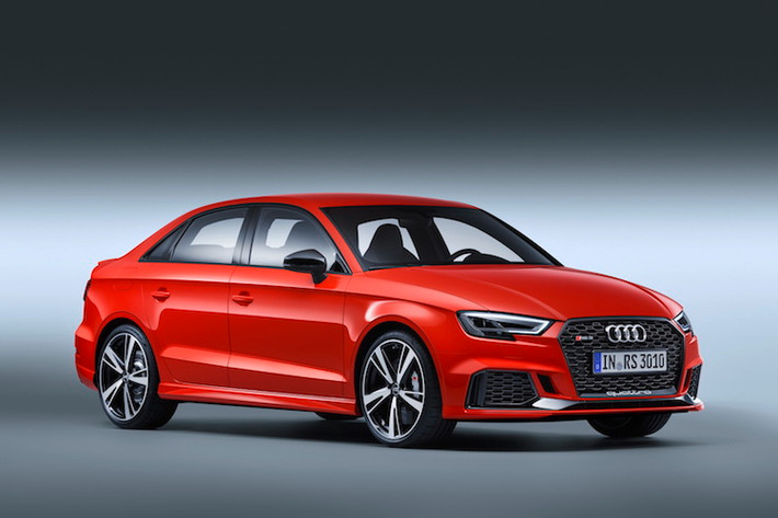 Trước đây, dòng xe thể thao hạng C RS3 đã từng có phiên bản RS3 Sportback 5 cửa, hướng tới đối thủ Mercedes-AMG A45. Mới đây nhất tại triển lãm Paris, Audi RS3 Sedan đã được "trình làng", sẵn sàng để "so găng" với đối thủ Mercedes-AMG C45 vừa được nâng cấp.