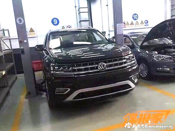 Ngoài ra, chiếc xe sẽ còn có các phiên bản động cơ khác như V6 chạy xăng và plug-in hybrid. Dù chưa có thông tin về các phiên bản hộp số của xe, nhưng chắc chắn Teramont sẽ có 2 lựa chọn hệ dẫn động là cầu trước hoặc 4 bánh 4Motion.