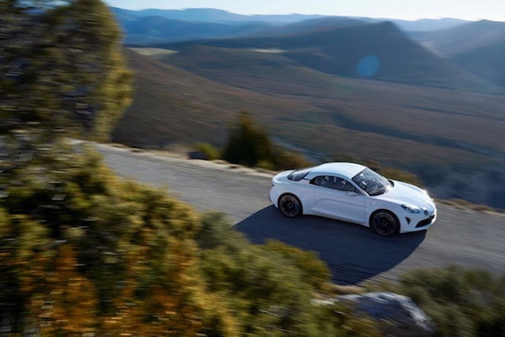 Phiên bản sản xuất hàng loạt của Alpine Vision Concept sẽ được ra mắt vào cuối năm nay, trước khi được bán đầu tiên ở châu Âu vào năm 2017. Theo ông Justin Hocevar - Giám đốc quản lý của thương hiệu Renault Úc, mẫu siêu xe thể thao này sẽ có giá khoảng 57.000 tới 68.000 USD (tương đương 1,2 - 1,5 tỷ đồng).