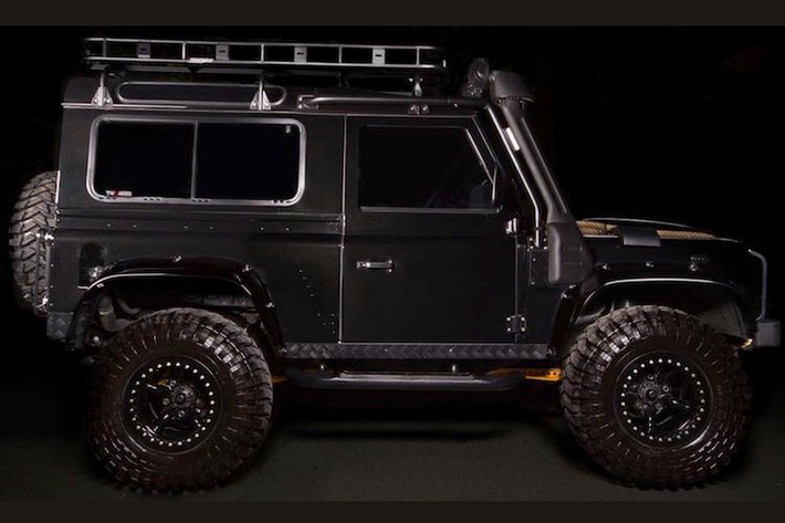 Hãng Tweaked Automotive sẽ chỉ độ một số lượng giới hạn Defender lên phiên bản Spectre. Khách hàng sẽ phải trực tiếp gọi điện hoặc gửi mail tới hãng để đặt hàng và được báo giá. Sau đó, mỗi chiếc xe sẽ mất tới 8 tuần mới có thể hoàn thành.