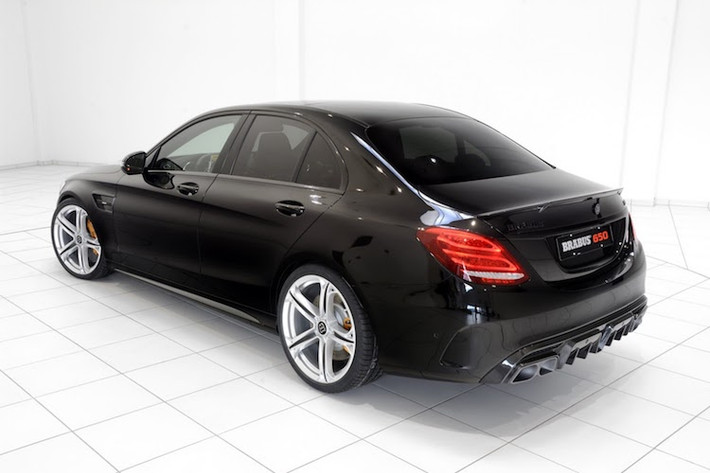 Đối với bản độ này, Brabus cũng đã cùng hợp tác với hãng sản xuất giảm xóc nổi tiếng Bilstein từ Đức để tạo ra cho C63 S hệ thống treo mới có khả năng điều chỉnh tới 10 chế độ khác nhau.