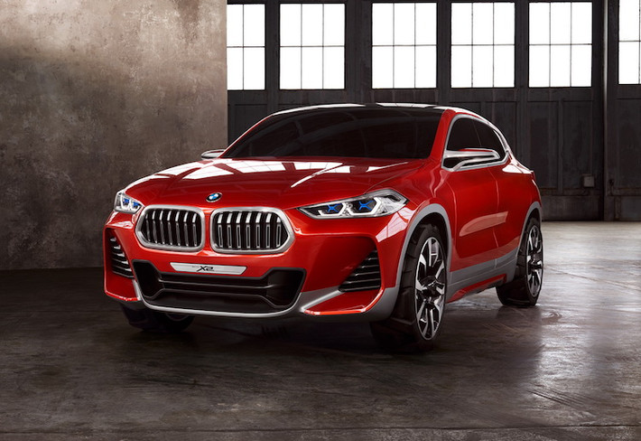 Hiện tại, BMW vốn đã có dòng X1 nằm trong phân khúc crossover cỡ nhỏ. Tuy nhiên với BMW X2 Concept, hãng đang muốn hướng cho các khách hàng đầy phong cách một lựa chọn "sành điệu" hơn so với X1 hiện tại mà không phải dựa vào kiểu thân xe coupe crossover như thường thấy. Chính vì vậy, X2 đã phá bỏ nhiều truyền thống thiết kế từ trước tới nay của BMW.