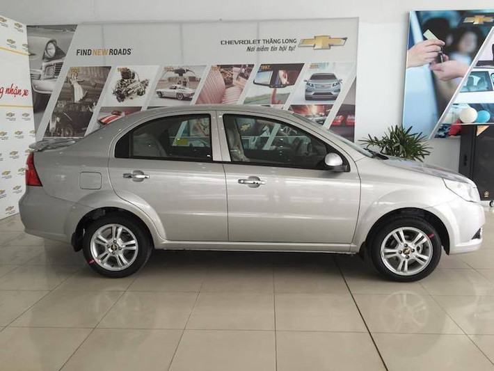 Sau khi chuyển thương hiệu từ GM Daewoo thành Chevrolet, mẫu xe Gentra cũng đã được "nâng cấp" lên thành Aveo bằng cách trang bị thêm một số tiện nghi và thay đổi thiết kế phần đầu và đuôi xe theo phong cách của hãng xe tới từ Mỹ.