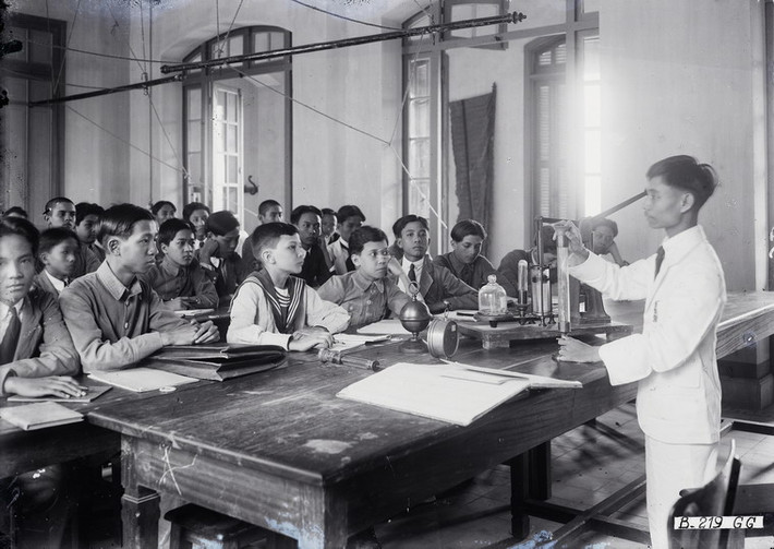 Giờ học vật lý.