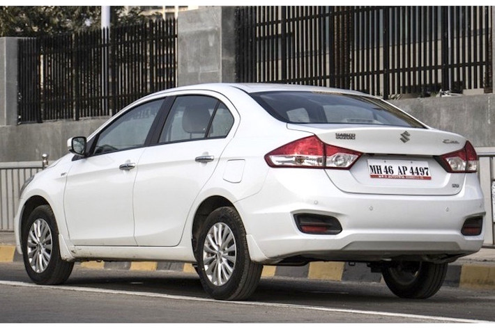 Ciaz có kích thước dài x rộng x cao lần lượt là 4490 x 1730 x 1485 mm với chiều dài cơ sở 2.650 mm. Nhìn vào những thông số này, giới chuyên gia đánh giá Ciaz có kích thước nhỉnh hơn các xe cùng phân khúc hạng B.