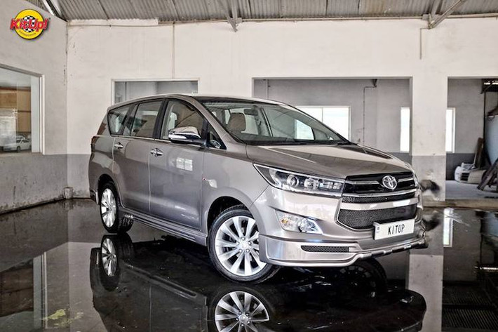 Bản độ Toyota Innova 2016 thế hệ mới đầu tiên trên Thế giới đã được "ra lò" từ xưởng độ Kit Up Automotive tại Ấn Độ, dựa trên phiên bản Innova Crysta Z cao cấp nhất được bán ở thị trường này.