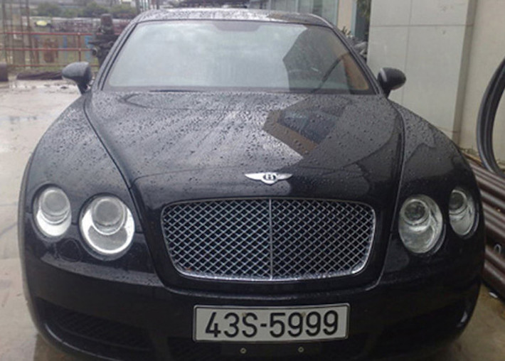 Bentley Continental Flying Spur mang biển số đẹp tứ quý 9 tại Đà Nẵng.