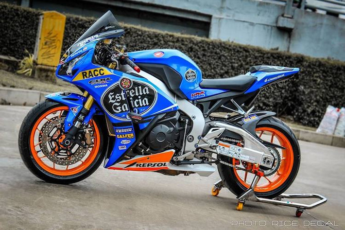 Dù hiện tại đã khá lạc hậu so với các đối thủ thế hệ mới nhưng Superbike Honda CBR1000RR vẫn là một trong những mẫu superbike được ưa chuộng do có giá khá hợp lý. Tại Việt Nam, chiếc xe cũng đã nhiều lần được các biker Việt ưu ái độ lên nhiều phiên bản khác nhau.