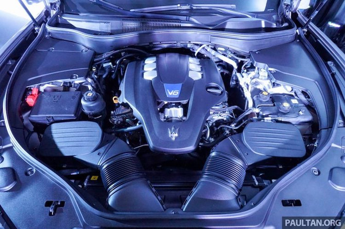 Giống như Ghibli, Levante cũng được trang bị động cơ xăng 3.0l V6 tăng áp kép với 2 mức công suất là 345 và 424 mã lực. Ngoài ra, chiếc xe còn có phiên bản 3.0l V6 turbodiesel giá rẻ với công suất 271 mã lực. Toàn bộ các phiên bản đều được trang bị hệ thống dẫn động 4 bánh thông minh Q4 của Maserati với khả năng chuyển lượng mô-men xoắn giữa các trục bánh một cách tức thời khi cần thiết và hộp số tự động 8 cấp.