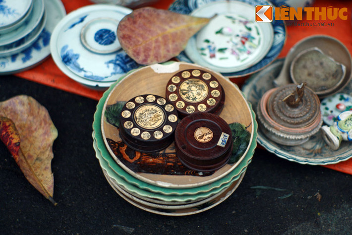 Hộp đựng trầu khảm ngà sang trọng chỉ dành cho các quý bà.