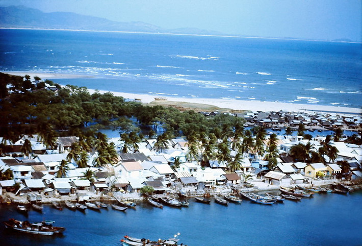 Ven bờ biển Phan Rang, khu vực thuộc phường Đông Hải của TP Phan Rang - Tháp Chàm ngày nay.