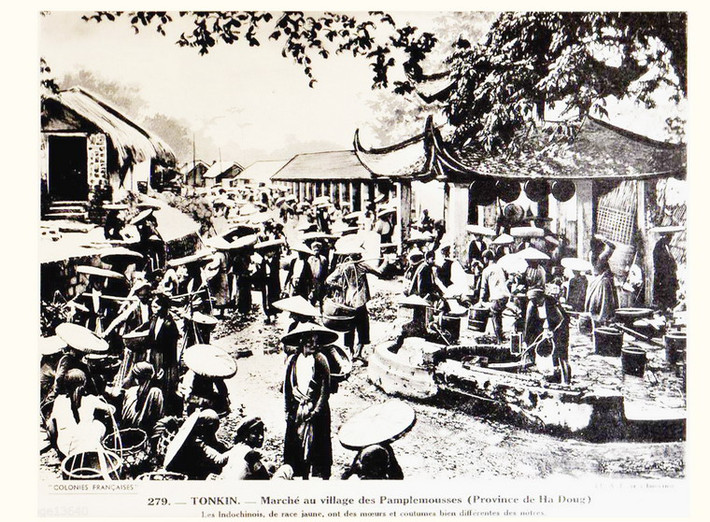 Chợ làng Bưởi (tỉnh Hà Đông).