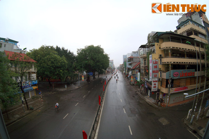 Đường Tây Sơn lác đác người xe.