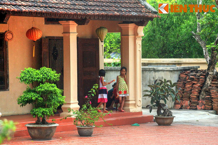 Do nằm giữa 2 điểm du lịch nổi tiếng là Tràng An và chùa Bái Đính nên chùa Duyên Ninh được rất nhiều người biết đến, đặc biệt là những người trẻ muốn cầy may trong đường tình duyên.