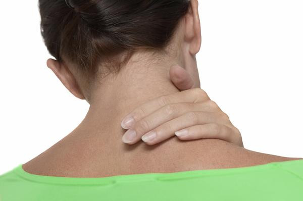 Sau đây là một số phương pháp trị đau cứng cổ vừa đơn giản vừa có thể thực hiện ngay tại chỗ ngồi.