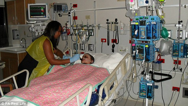 Alexandra được nhanh chóng đưa đến bệnh viện, hôn mê tự nhiên. Hôm sau tỉnh dậy đã thấy đủ mọi loại ống thở gắn vào miệng và mất vài tuần mới thực sự tỉnh lại.