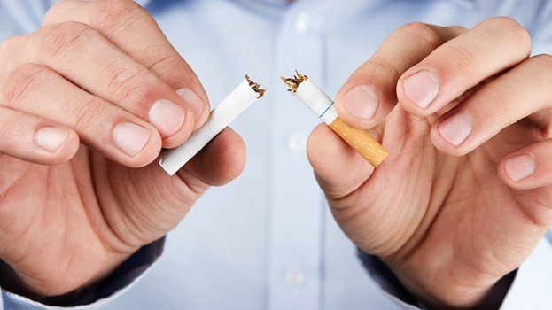 Rối loạn cương dương thực ra là một bệnh liên quan đến mạch máu khi lượng máu cung cấp cho "cậu nhỏ" không đủ do các mạch máu bị nghẽn. Hút thuốc lá, thậm chí cả thuốc lá không khói, là nguyên nhân gây tắc nghẽn các mạch máu quan trọng.