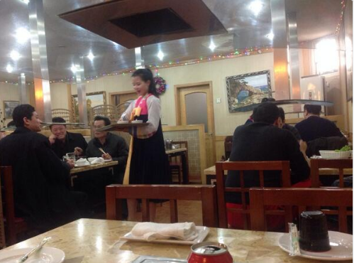 Từng có một người Bắc Triều Tiên tiết lộ rằng những nhà hàng này mở ra là để vừa kiếm tiền cho chính phủ Bình Nhưỡng vừa phục vụ mục đích chính trị quân sự. Nhiều người nghi ngờ rằng trong nhà hàng camera được đặt khắp nơi, kể cả trong nhà vệ sinh nữ. Vì vậy, bất kỳ hành động nhỏ nào trái với quy định của nhà hàng cũng sẽ bị nhắc nhở.