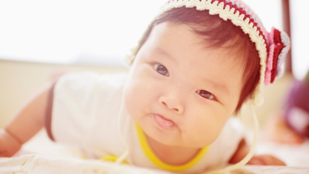 Tại các bệnh viện, các chuyên gia đã nghiên cứu những trẻ chậm phát triển như trẻ có vấn đề về phối hợp, trẻ khó viết hay khó nhìn và nhận thấy tuy không kém thông minh hơn những đứa trẻ khác, trẻ chậm phát triển thường học kém hơn và tất cả đều có liên quan đến việc trẻ “trốn” bò.