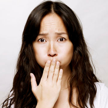 Ốm nghén là một hiện tượng cực kỳ phổ biến trong thai kỳ, nhất là khi mới mang thai. Ốm nghén còn có tên gọi là “thai hành buổi sáng” vì thường xuất hiện vào đầu giờ sáng rồi các triệu chứng giảm nhẹ dần vào buổi chiều và tối.