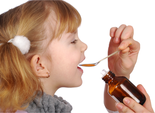 Hàm lượng Kẽm trong các loại thuốc/cốm ăn ngon là ở khoảng 2mg, đó không phải liều điều trị. Liều điều trị thường là 10mg (cho trẻ từ 17 tuần - 6 tháng) hoặc 20mg (cho 10- 14 ngày). Do đó, liều bình thường 2mg trong các thuốc/cốm ăn ngon không có tác dụng gì lên cải thiện tăng trưởng hay biếng ăn của bé. Thực tế, một báo cáo thử nghiệm lâm sàng cho thấy bổ sung kẽm không cải thiện bé ăn ngon hay giúp tăng trưởng. Do đó, liều bình thường 2 mg trong các thuốc ăn ngon không có tác dụng lên cải thiện tăng trưởng hay giúp các bé ăn ngon, chỉ có tác dụng ngăn ngừa sự thiếu hụt kẽm cho bé.