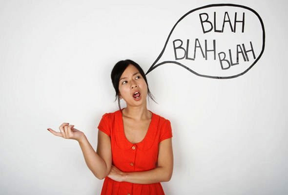 Tự nói chuyện với bản thân một cách tích cực. Lo lắng làm nảy sinh nhiều suy nghĩ tiêu cực. Hãy tự nói với bản thân những lời nói như “sự lo lắng này thật tệ nhưng tôi sẽ có cách”.