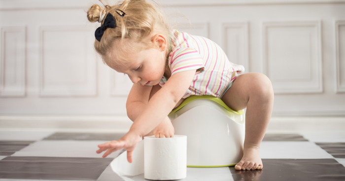 Điều quan trọng nữa là nên đưa ra những lời khuyến khích tích cực, tránh nói những lời tiêu cực với bé mỗi khi bé làm sai thao tác.