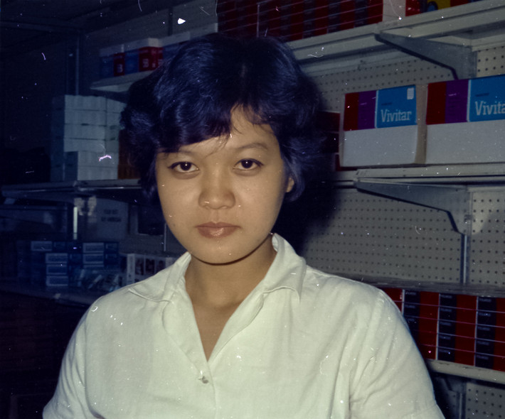 Các hình ảnh khác trong loạt ảnh người đẹp Sài Gòn năm 1972. Ảnh: Brian Delk Flickr.