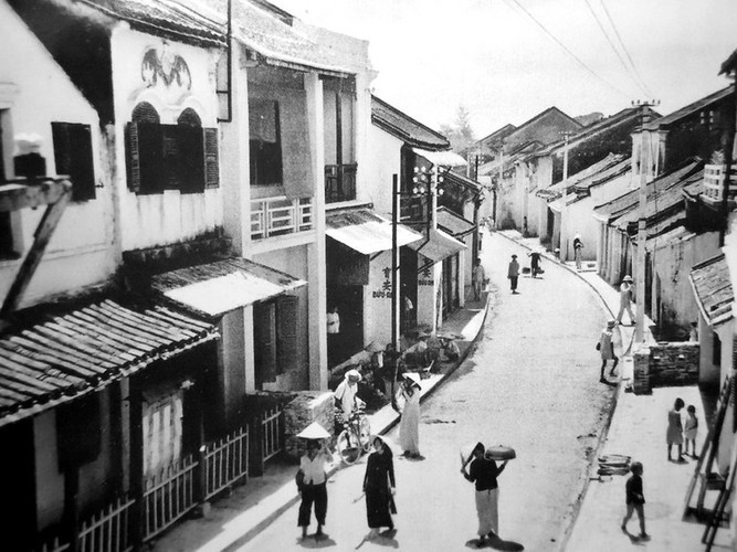 Góc nhìn từ trên cao về đường Pont Japonais (đường Cầu Nhật Bản), nay là đường Trần Phú.