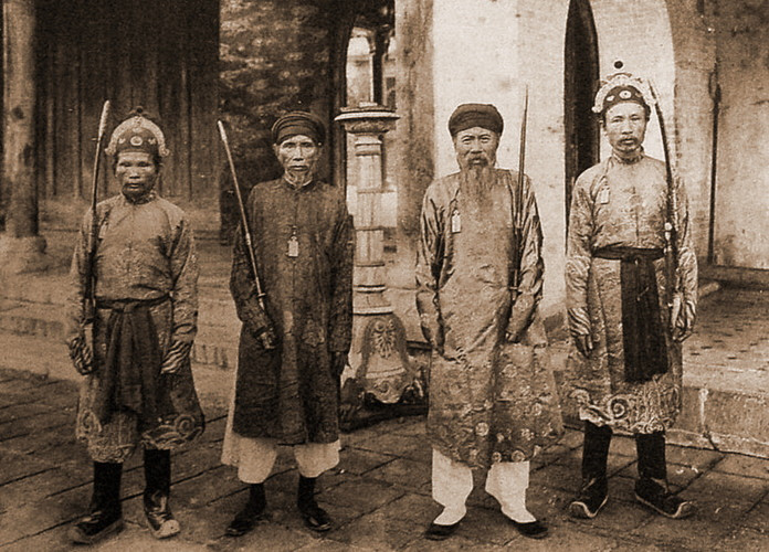 Các quan võ dưới triều vua Duy Tân.