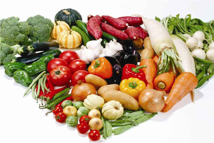 Tuy rằng, thực phẩm không thực sự là nguyên nhân hay là phương thuốc để chữa khỏi bệnh viêm loét đại tràng, nhưng đó là một công cụ hữu ích, giúp bạn kiểm soát các triệu chứng tốt hơn. Một thực đơn khỏe mạnh sẽ đáp ứng được nhu cầu năng lượng, protein và vi chất của cơ thể. Dưới đây là 8 loại thực phẩm người viêm loét đại tràng nên ăn: