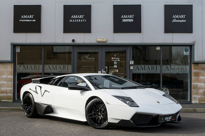 Murcielago là dòng siêu xe đỉnh cao đầu tiên của Lamborghini được thiết kế và chế tạo sau khi hãng đã về tay Audi, được ra mắt lần đầu vào năm 2001 và ngừng sản xuất vào năm 2010. Trong đó, phiên bản đỉnh cao nhất của dòng xe này là Lamborghini Murcielago SV, hay còn có tên đầy đủ là Murcielago LP670-4 SuperVeloce.