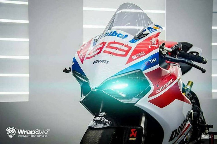 959 Panigale sở hữu động cơ L-Twin mới có dung tích 955cm3, cũng là động cơ Superquadro đầu tiên đạt tiêu chuẩn khí thải Euro 4, được thiết kế với hành trình piston dài hơn đi cùng những cải tiến mới nhằm giúp cải thiện tối đa sức mạnh, sản sinh công suất 157 hp tại vòng tua 10.500 rpm, mô men xoắn tối đa 107.4 Nm tại 9.000 rpm