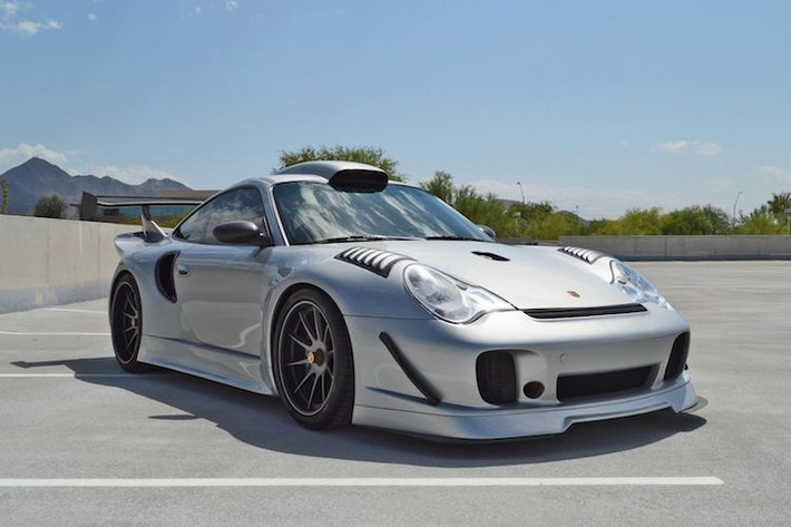Có mặt kể từ thế hệ 911 993 từ cách đây 24 năm, siêu xe Porsche 911 GT2 vốn "xuất thân" là một mẫu xe đua được chế tạo để tham gia vào thể thức GT2 của Liên đoàn đua xe Thế giới FIA. Tuy nhiên phải tới thế hệ 911 996 sau đó, 911 GT2 mới được sản xuất với số lượng lớn. Hiện nay, GT2 luôn là phiên bản mạnh mẽ nhất, thể thao nhất ở mỗi thế hệ 911.