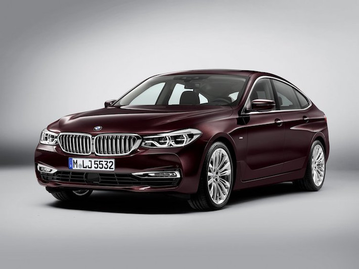 Về thiết kế, BMW 6 Series GT chịu ảnh hưởng lớn từ 5 Series, thể hiện qua phần đầu với thiết kế gần như y hệt, chỉ khác biệt đôi chút ở cản trước. Giống như 5 Series thế hệ mới, 6 Series GT cũng có kiểu dáng giản dị nhưng sang trọng, đồng thời mang những nét đặc trưng trên những mẫu BMW hiện nay.