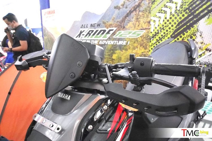 Với cảm hứng lấy từ xe môtô địa hình, X-Ride 125 có thể sẽ được trang bị cặp tấm chắn bảo vệ hai bên tay nắm và "mào" chắn gió phía trước phần đầu tùy chọn. Là một mẫu xe tay ga cá tính, chiếc xe được trang bị ghi-đông trần tích hợp xi-nhan.