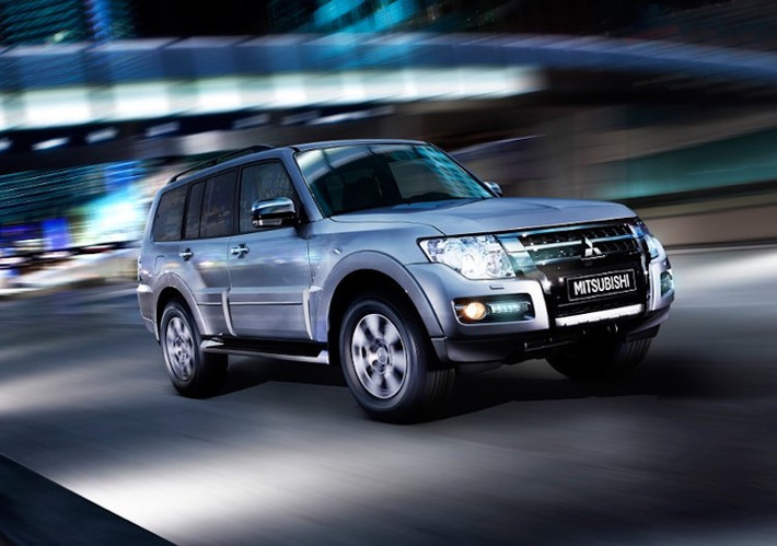 Theo báo cáo của Hiệp hội các nhà sản xuất ôtô Việt Nam (VAMA), mẫu xe SUV Mitsubishi Pajero đang có doanh số rất "thảm" ở nước ta. Trong cả tháng 5, Mitsubishi không bán được một chiếc Pajero nào. Tính từ đầu năm nay, Pajero cũng chỉ có tổng doanh số đạt 5 chiếc. Đây là những con số buồn cho một trong những mẫu SUV chính hãng có khả năng địa hình tốt nhất đang được bán tại Việt Nam.