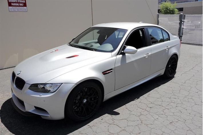 Vào thế hệ M3 E90/92 trước thế hệ hiện tại, BMW đã từng tạo ra 2 phiên bản đặc biệt siêu nhẹ. Một trong số đó là chiếc M3 GTS coupe, và chiếc còn lại là BMW M3 CRT dựa trên cơ sở của chiếc xe BMW M3 Sedan đời cũ. Tên gọi CRT là chữ viết tắt của Carbon Racing Technology - Công nghệ sợi carbon xe đua.