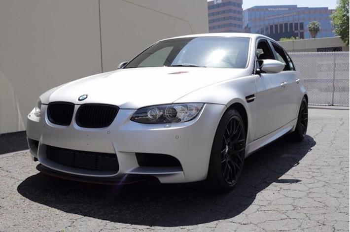 Được sản xuất từ năm 2011, chỉ có tổng cộng 67 chiếc BMW M3 CRT trên Thế giới. Phiên bản này chủ yếu được bán ở thị trường châu Âu và không có nước Mỹ. Tuy nhiên bằng cách nào đó 2 chiếc M3 CRT đã có mặt tại đất nước Cờ Hoa, mặc dù luật của quốc gia này cấm nhập khẩu xe ôtô dưới 25 năm niên hạn.