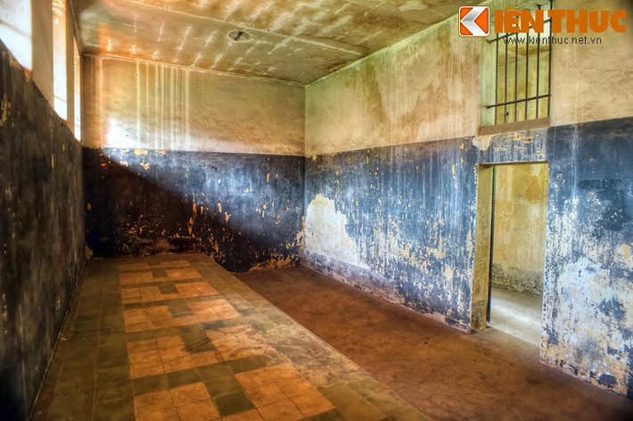 Thời điểm đó, phong trào yêu nước dâng cao ở Nam Bộ, thực dân Pháp đã bắt bớ, tra tấn dã man đến lâm bệnh nhiều chiến sĩ cách mạng và đồng bào yêu nước. Vì cần khai thác tin tức, nên chúng đưa tù nhân vào khu nhà nhốt bệnh nhân tâm thần của bệnh viện Chợ Quán.